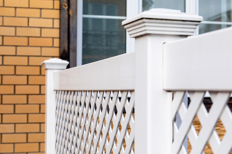 vinyl fencing